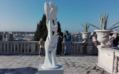 Esposizione di sculture sulla terrazza di Palazzo Reale a Genova