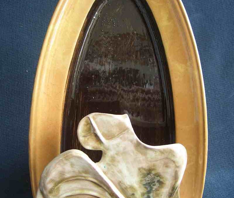 Ovale piegato modellato bianco