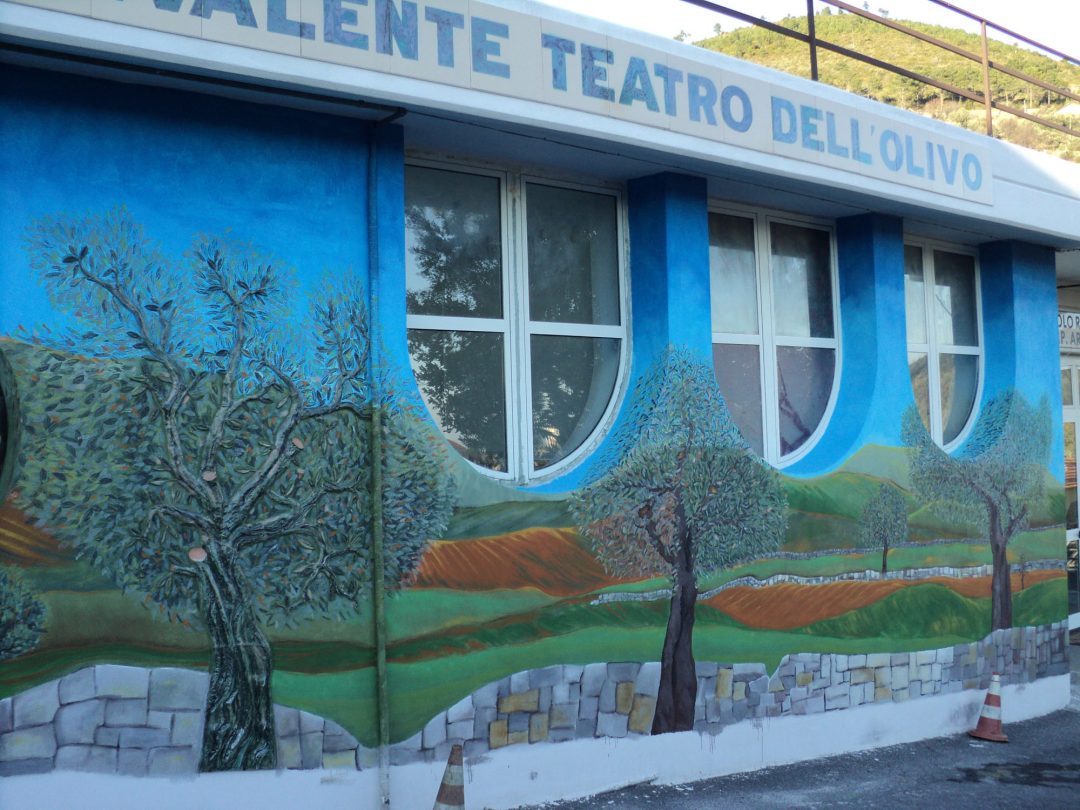 Arnasco – Ulivi e murales